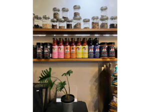 Maple Leaf Roadhouse BBQ / 2 Donna's Sauces